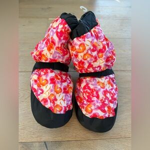 Bloch girls ballet warm up booties heart pattern - sz small New with tags (NWT)